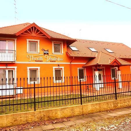 Horvath Vendeghaz Hotel Orosháza Екстериор снимка