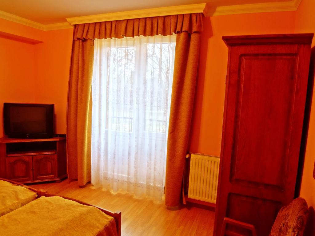 Horvath Vendeghaz Hotel Orosháza Екстериор снимка