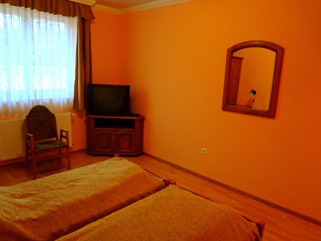 Horvath Vendeghaz Hotel Orosháza Екстериор снимка