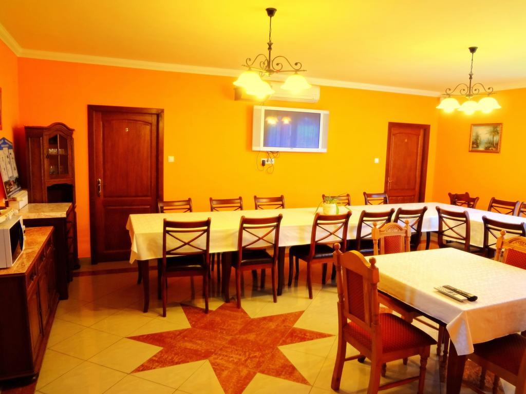 Horvath Vendeghaz Hotel Orosháza Екстериор снимка
