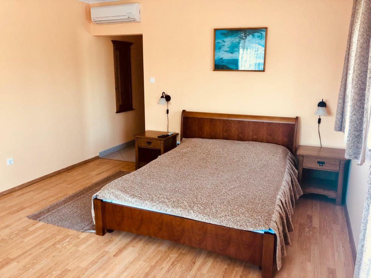 Horvath Vendeghaz Hotel Orosháza Екстериор снимка